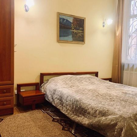 Apartament-Minihotel Elpida Львов Экстерьер фото